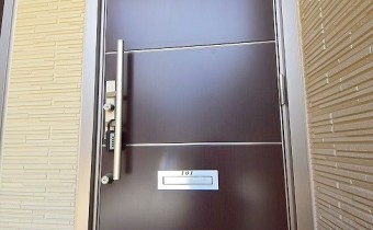 玄関ドア