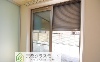 防犯シャッター付き