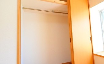 Room 6（玄関側）のクローゼット