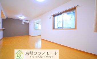 洋室16帖・別アングル
