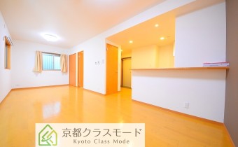 洋室16帖・別アングル