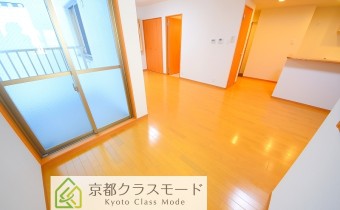 洋室16帖・別アングル