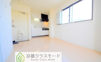 「南向き＆白ベース」の明るいダイニングキッチン♪「最上階・角部屋」です！