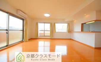 角部屋・2面採光の明るい室内☆
