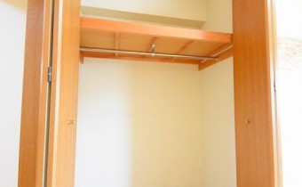 Room 8.7のクローゼット