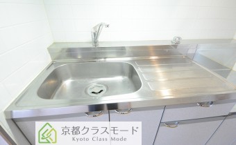 ※室内写真は同マンション内の1LDKタイプのものです。