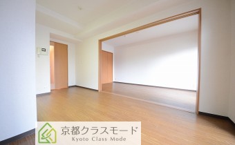 ※室内写真は同マンション内の1LDKタイプのものです。