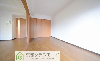 ※室内写真は同マンション内の1LDKタイプのものです。