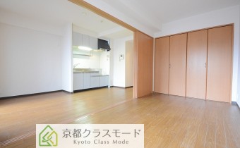 ※室内写真は同マンション内の1LDKタイプのものです。