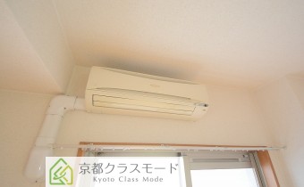※室内写真は同マンション内の1LDKタイプのものです。