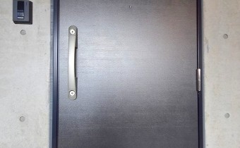 玄関ドア
