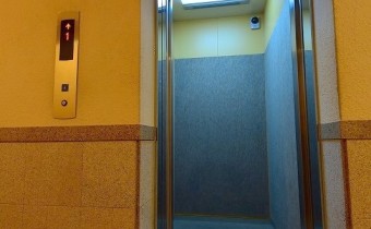 エレベーター