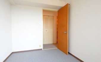※室内写真は同マンション内・別タイプの参考画像となります。