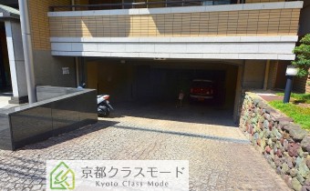 敷地内ガレージ
