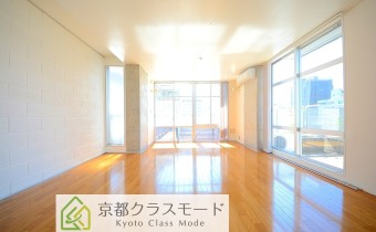窓数も多く、明るい室内です☆