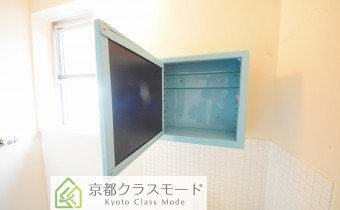 鏡の収納