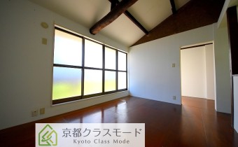 天井の木材がお洒落なリノベーションのお部屋♪