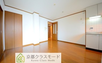 ※室内写真は同マンション内・別タイプの参考画像となります。