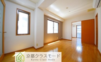アクセントクロスがお洒落なリビングダイニング♪