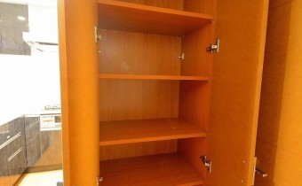 キッチン横の収納スペース