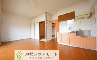 1LDKにリフォームされていますのでリビングでくつろげますよ！