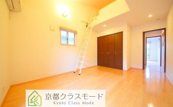 敷地内ガレージ1台付き(軽のみ)のお家賃です☆