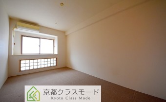 Room 8