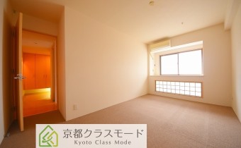 Room 8