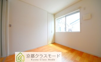 Room 6（真ん中）