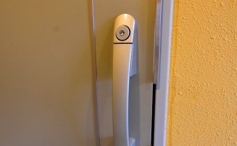 ダブルロック玄関ドア