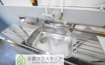 ピカピカのキッチンスペース♪