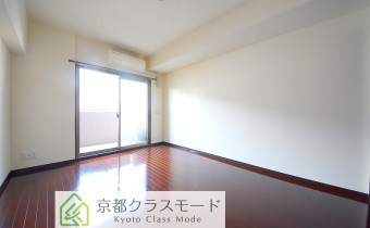 Room8