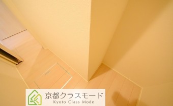 ウォークインクローゼット　（内部）