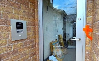 エントランス（工事中の時の写真です）