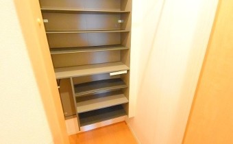 廊下収納①・別アングル