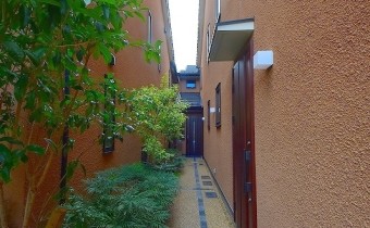 この先を進んでいくと