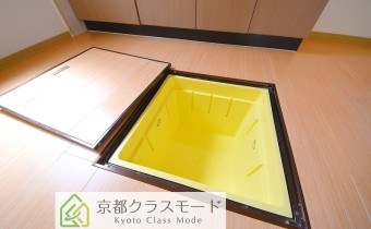 床下収納スペース