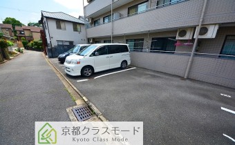 敷地内ガレージ
