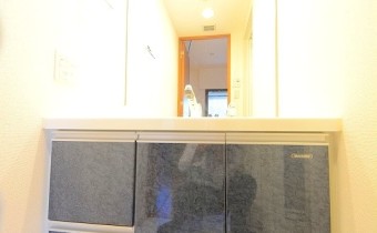 ※室内写真は同マンション内・別タイプの参考画像となります。