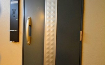 玄関　ダブルロック