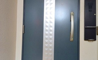 玄関　ダブルロック