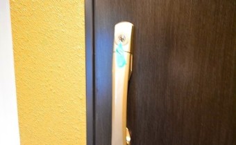 ダブルロック玄関ドア