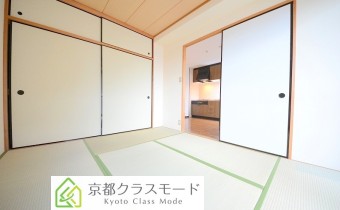 ※室内写真は同マンション内・別タイプの参考画像となります。