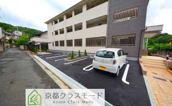 敷地内ガレージ