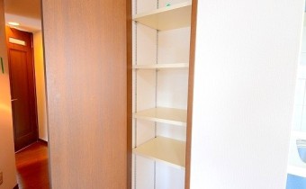 キッチン横・収納スペース