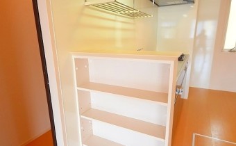 キッチン横・収納棚