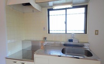 ※室内写真は同マンション内・別タイプの参考画像となります。