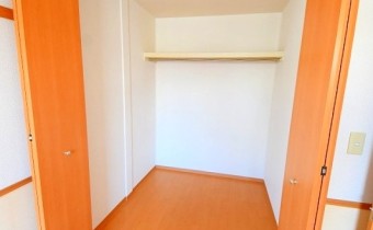 ※室内写真は同建物内・別タイプの参考画像となります。