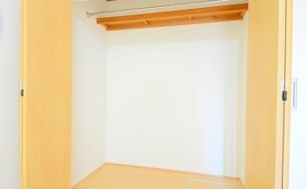 ※室内写真は同マンション内・別タイプの参考画像となります。