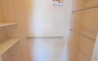 ワンステップクローゼット（内部）